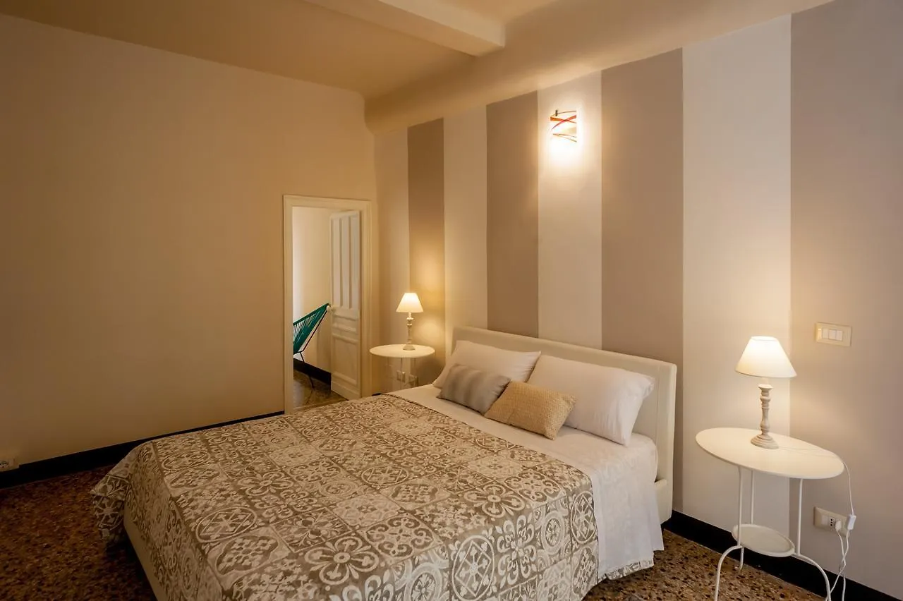 Old Genoa Rooms & Apartments